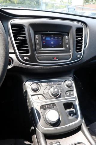 Photo of 2016 Black Chrysler 200