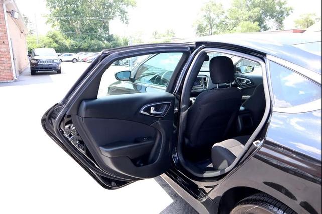 Photo of 2016 Black Chrysler 200