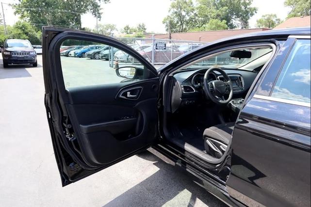 Photo of 2016 Black Chrysler 200