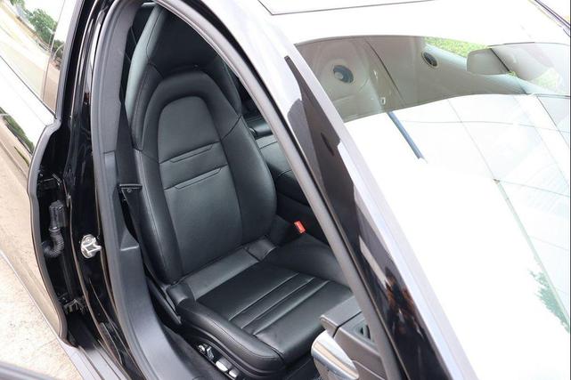 Photo of 2018 Black Porsche Panamera