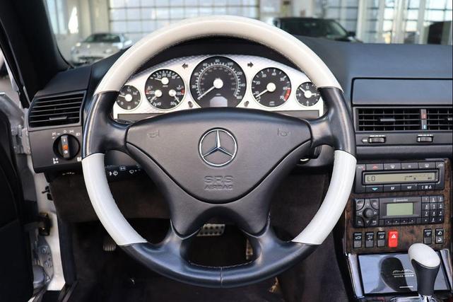 Photo of 2002 Silver Arrow Ultra Metallic Mercedes-Benz SL-Class