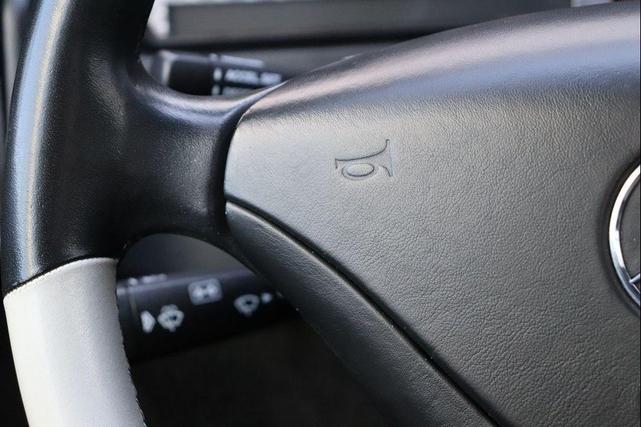 Photo of 2002 Silver Arrow Ultra Metallic Mercedes-Benz SL-Class