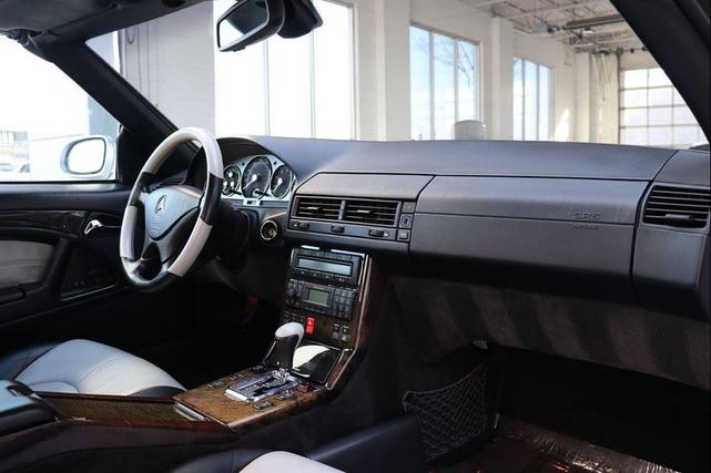 Photo of 2002 Silver Arrow Ultra Metallic Mercedes-Benz SL-Class