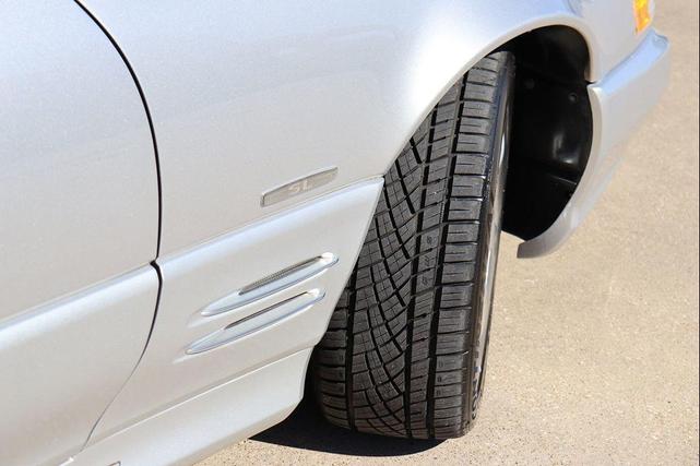 Photo of 2002 Silver Arrow Ultra Metallic Mercedes-Benz SL-Class