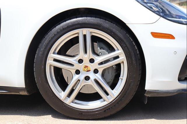 Photo of 2018 White Porsche Panamera