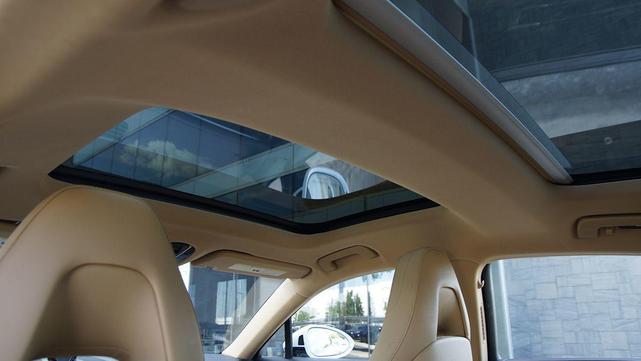Photo of 2018 White Porsche Panamera