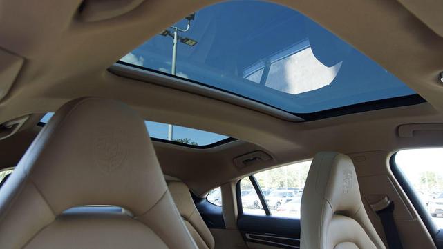 Photo of 2018 White Porsche Panamera