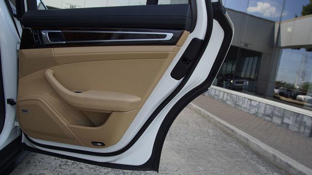 Photo of 2018 White Porsche Panamera