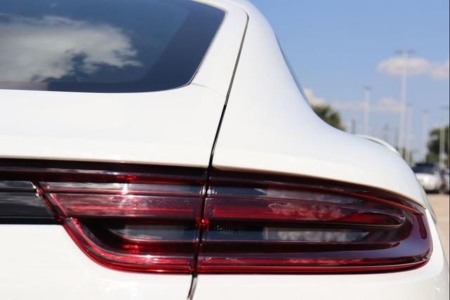 Photo of 2018 White Porsche Panamera