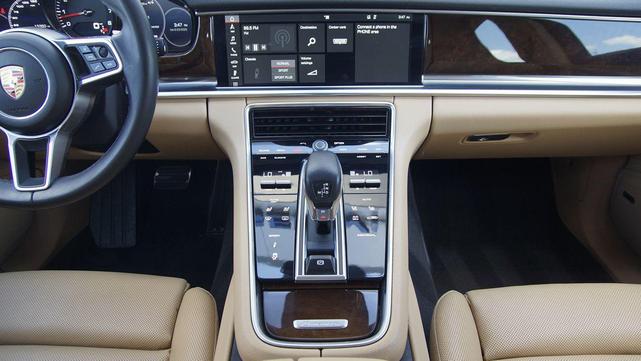 Photo of 2018 White Porsche Panamera