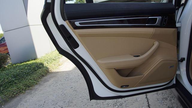Photo of 2018 White Porsche Panamera