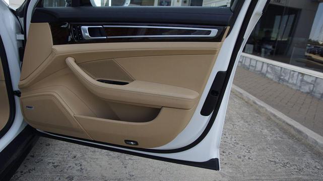 Photo of 2018 White Porsche Panamera