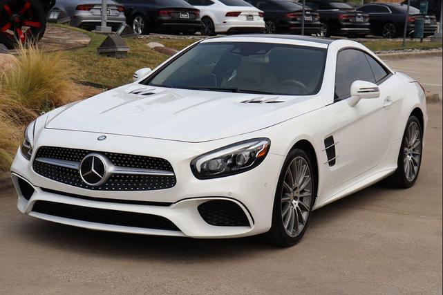 Photo of 2017 Polar White Mercedes-Benz SL 550
