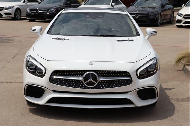 Photo of 2017 Polar White Mercedes-Benz SL 550