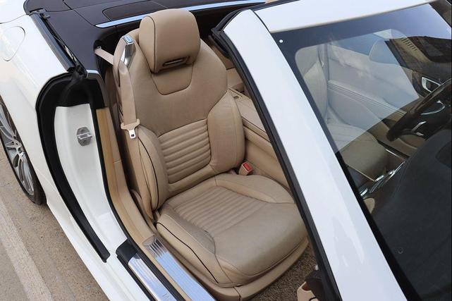 Photo of 2017 Polar White Mercedes-Benz SL 550
