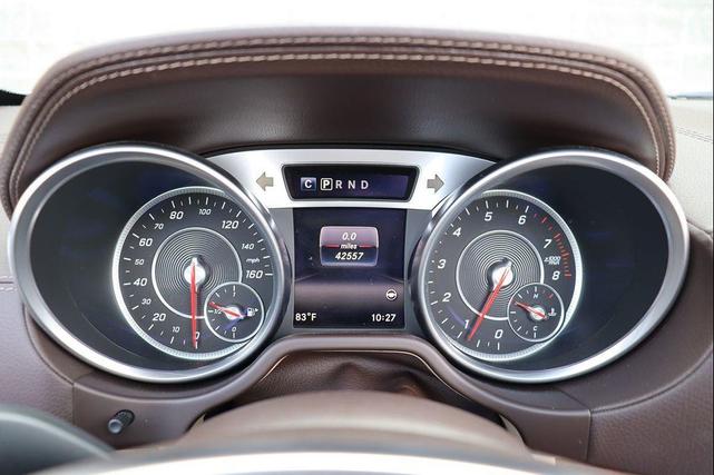 Photo of 2017 Polar White Mercedes-Benz SL 550