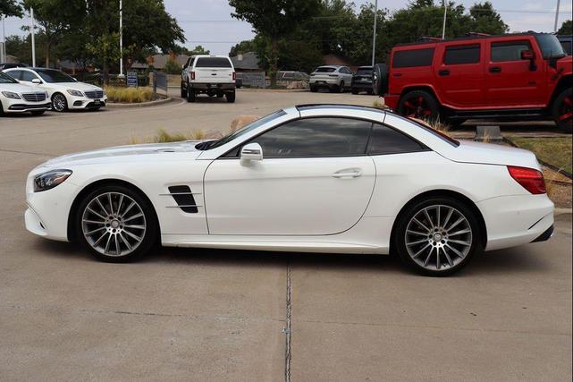 Photo of 2017 Polar White Mercedes-Benz SL 550