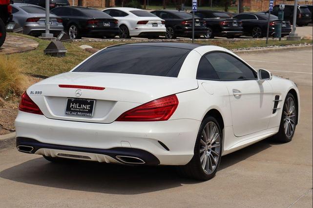 Photo of 2017 Polar White Mercedes-Benz SL 550