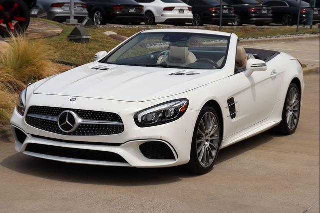 Photo of 2017 Polar White Mercedes-Benz SL 550