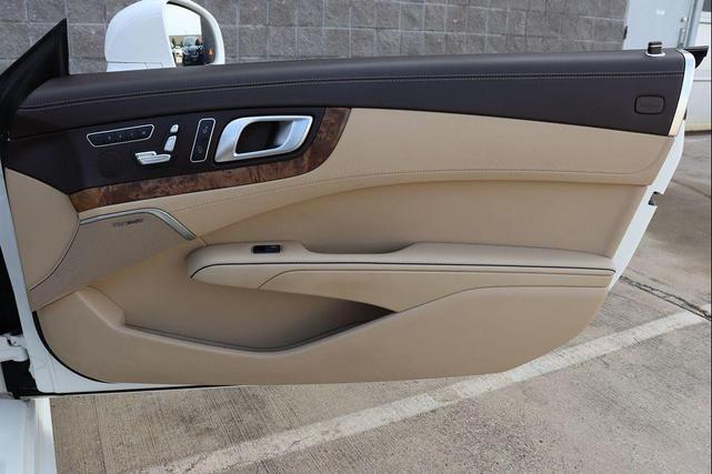 Photo of 2017 Polar White Mercedes-Benz SL 550