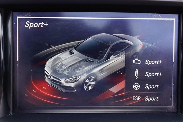 Photo of 2017 Polar White Mercedes-Benz SL 550