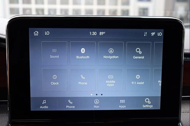Photo of 2020 Silver Radiance Lincoln Navigator