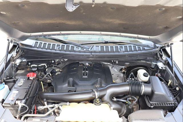 Photo of 2020 Silver Radiance Lincoln Navigator