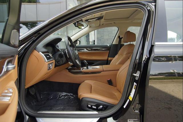 Photo of 2021 Jet Black BMW 740