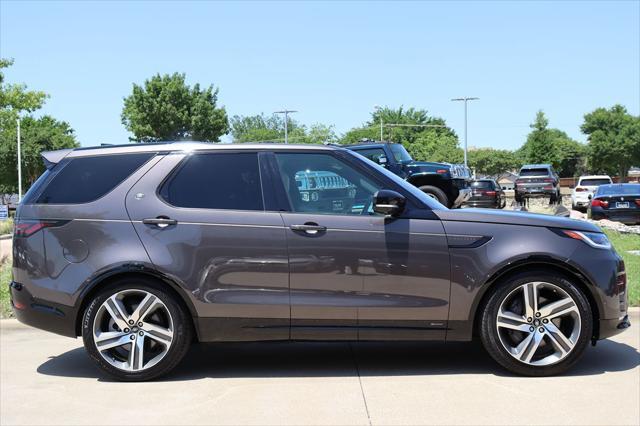 Photo of 2021 Silicon Silver Premium Metallic Land Rover Discovery