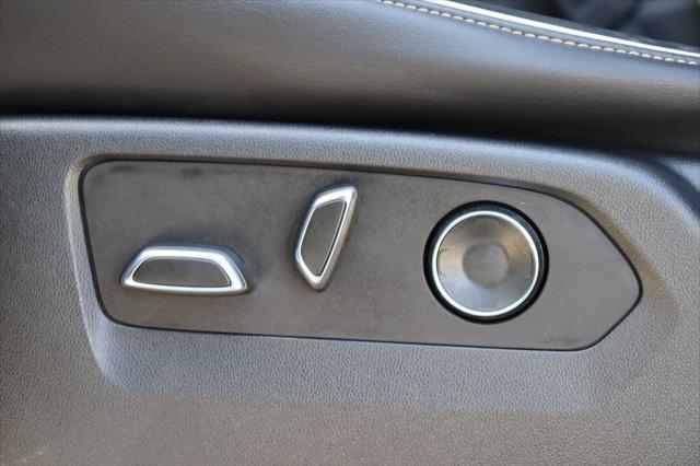Photo of 2021 Crystal White Tricoat Cadillac Escalade