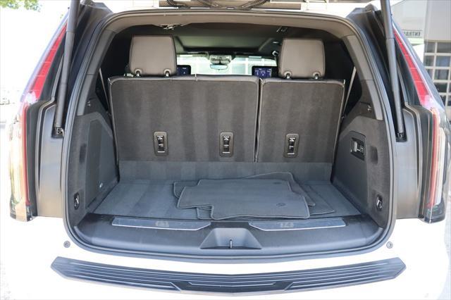 Photo of 2021 Crystal White Tricoat Cadillac Escalade