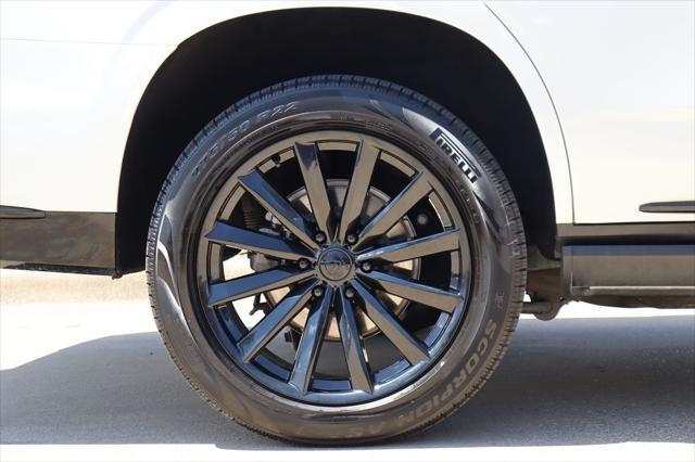 Photo of 2021 Crystal White Tricoat Cadillac Escalade