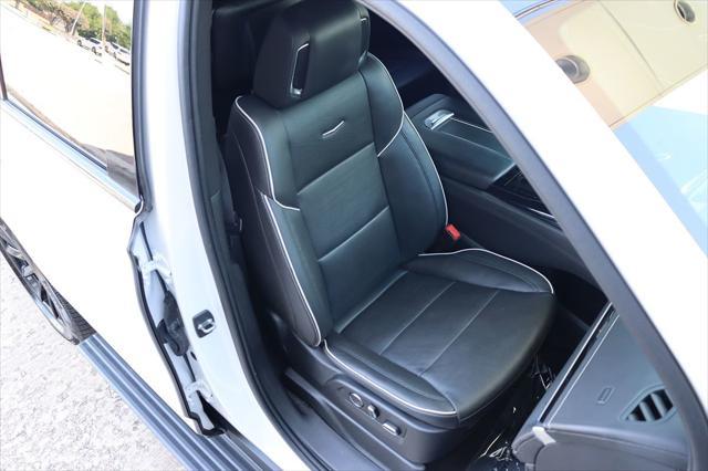 Photo of 2021 Crystal White Tricoat Cadillac Escalade
