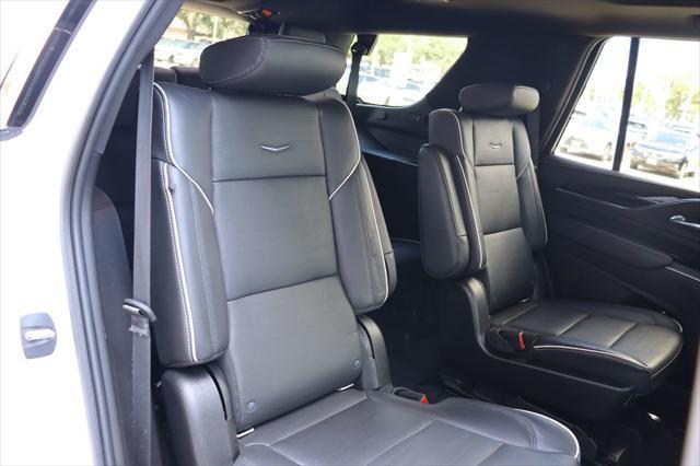 Photo of 2021 Crystal White Tricoat Cadillac Escalade
