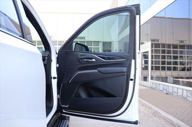 Photo of 2021 Crystal White Tricoat Cadillac Escalade