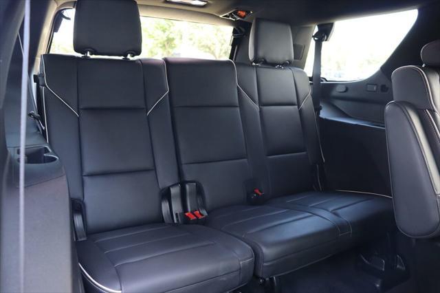 Photo of 2021 Crystal White Tricoat Cadillac Escalade
