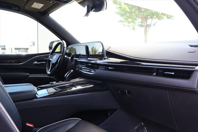 Photo of 2021 Crystal White Tricoat Cadillac Escalade