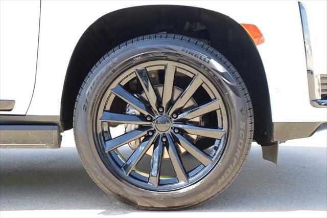 Photo of 2021 Crystal White Tricoat Cadillac Escalade