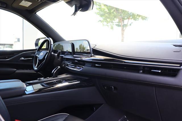 Photo of 2021 Crystal White Tricoat Cadillac Escalade