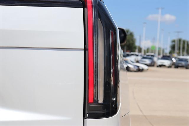 Photo of 2021 Crystal White Tricoat Cadillac Escalade