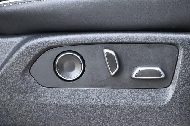 Photo of 2021 Crystal White Tricoat Cadillac Escalade