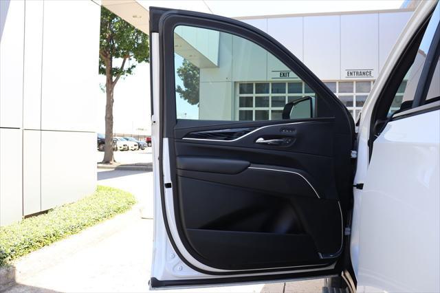 Photo of 2021 Crystal White Tricoat Cadillac Escalade