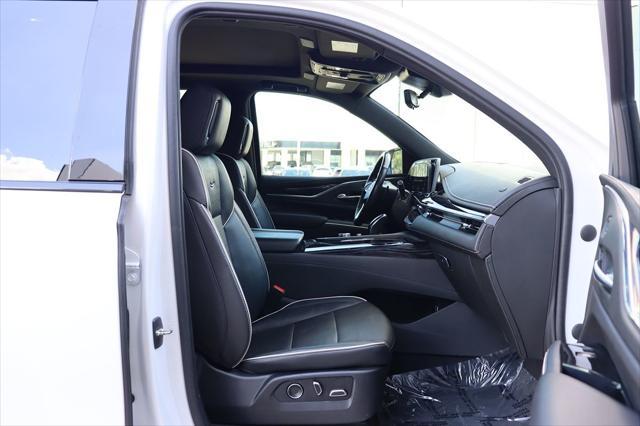 Photo of 2021 Crystal White Tricoat Cadillac Escalade