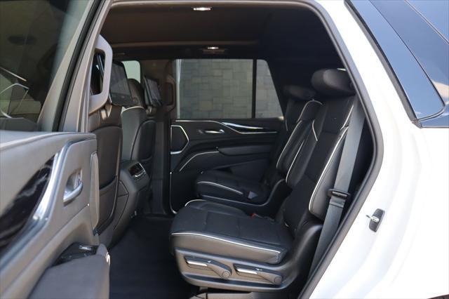 Photo of 2021 Crystal White Tricoat Cadillac Escalade
