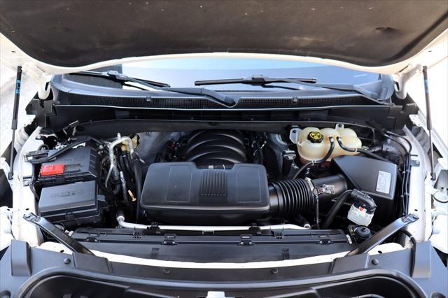 Photo of 2021 Crystal White Tricoat Cadillac Escalade