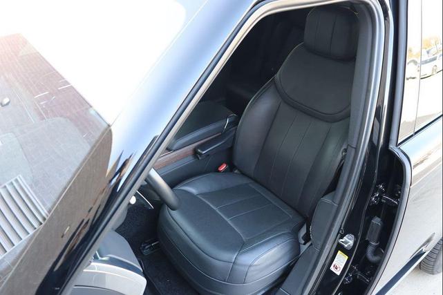 Photo of 2023 Santorini Black Metallic Land Rover Range Rover