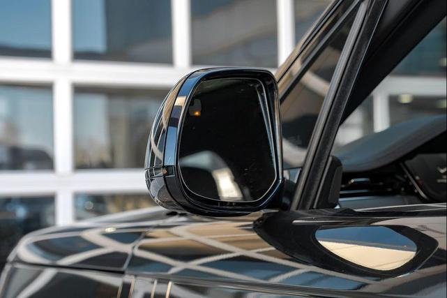 Photo of 2023 Santorini Black Metallic Land Rover Range Rover
