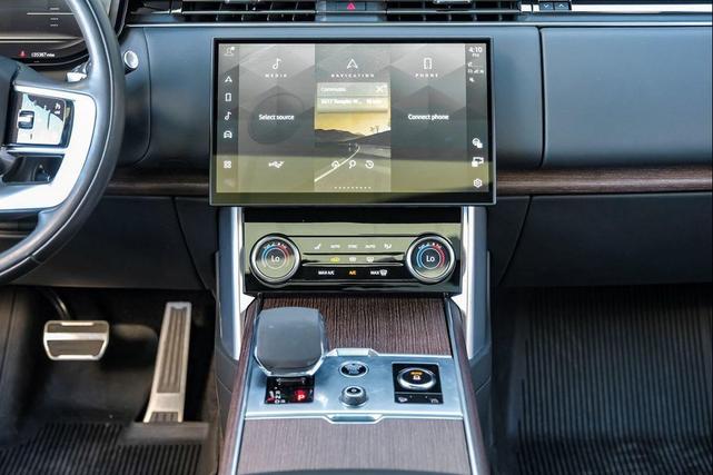 Photo of 2023 Santorini Black Metallic Land Rover Range Rover