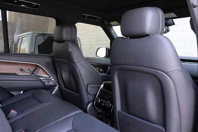 Photo of 2023 Santorini Black Metallic Land Rover Range Rover