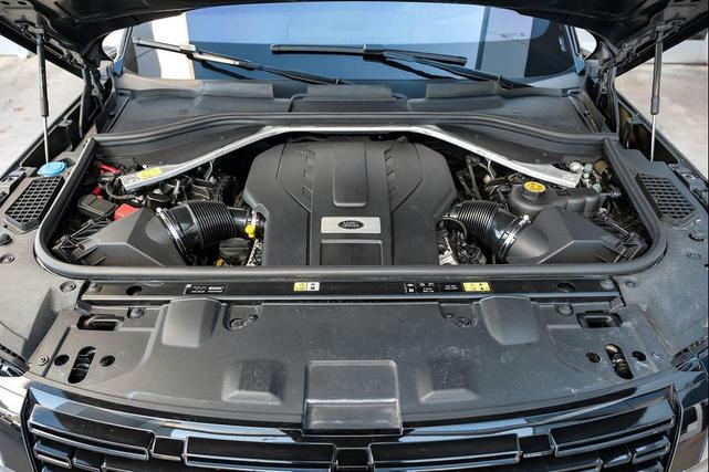 Photo of 2023 Santorini Black Metallic Land Rover Range Rover